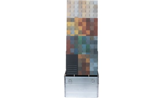 BIPV Fassadenmodell klein mit 8 Modulen und Stände